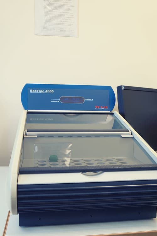 анализатор микробиологический